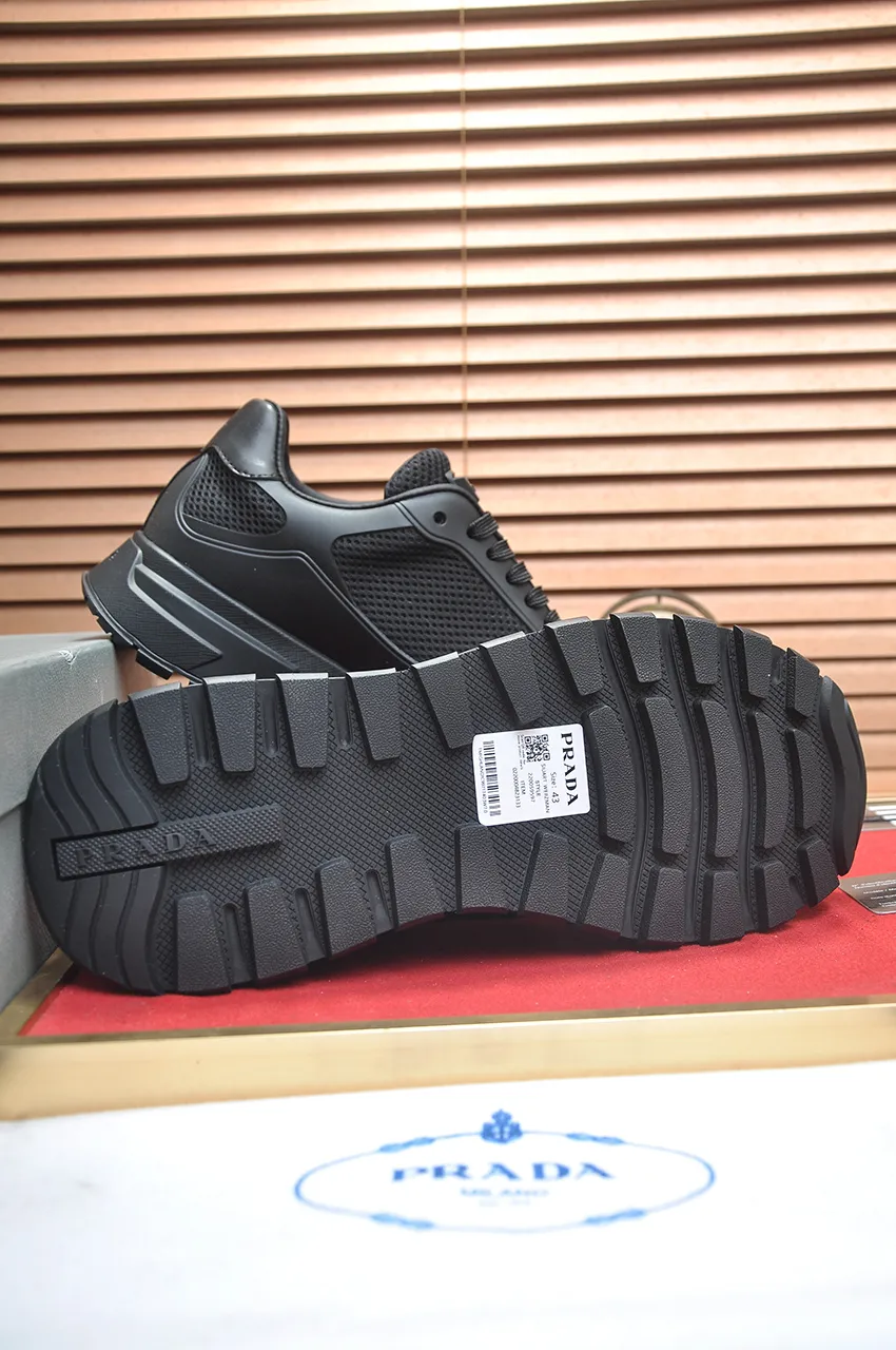Men's shoes 💰580💶 [PRADA] Top original items, new seasonal styles, high-quality original items, top-grade high-mercerized cowhide combined with original breathable fabric + imported glue, imported stretch fabric inside with original cowhide feet, original thick outsole! Quality guaranteed! Code 38-45 (45 customized)